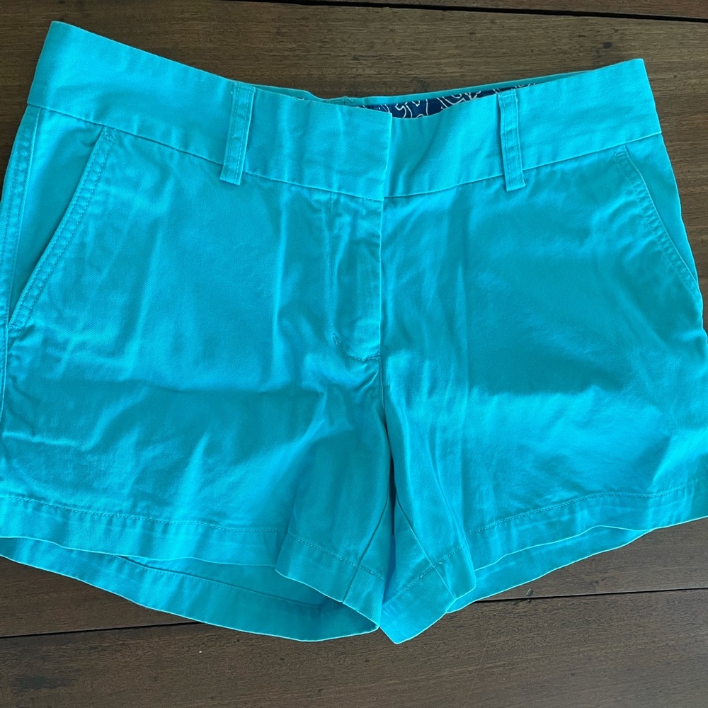 Vineyard Vines blue shorts